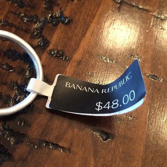 Banana Republic Gorgeous Matte Silver Tone Ring. - Picture 4 of 6